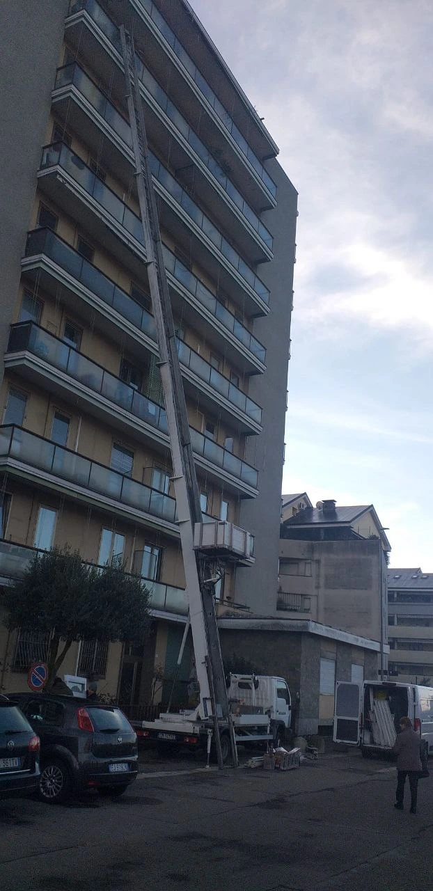 Lavori di montaggio mobili cucina